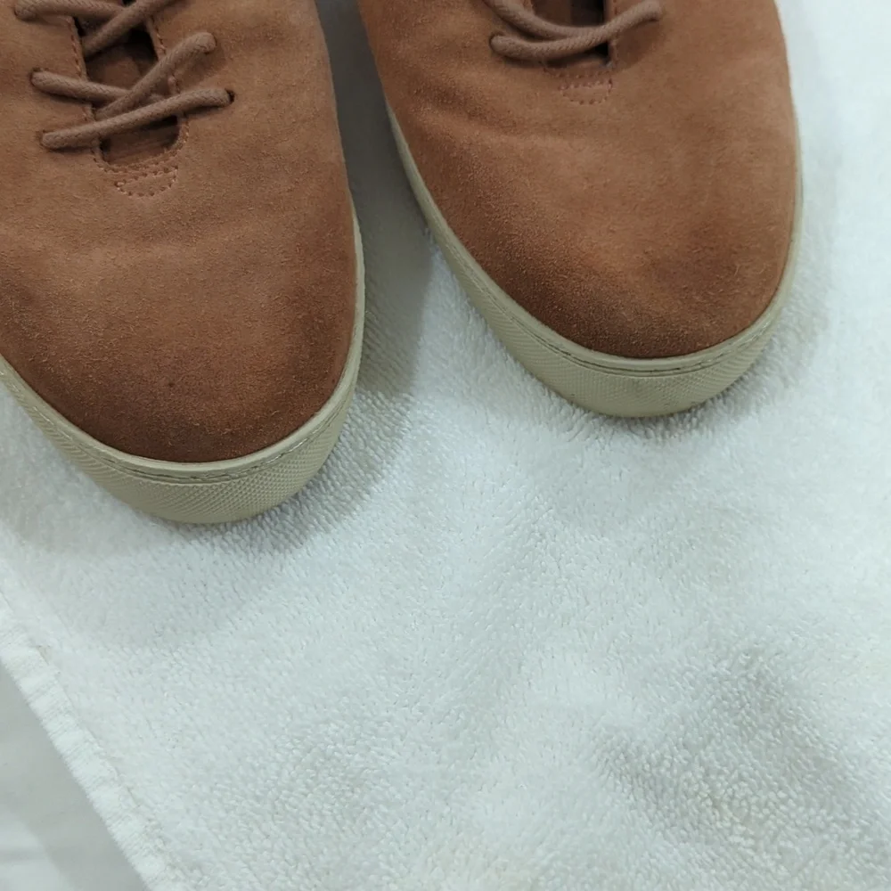 EUC Frye & Co peach Suede Low-Top Sneakers sz. 9M